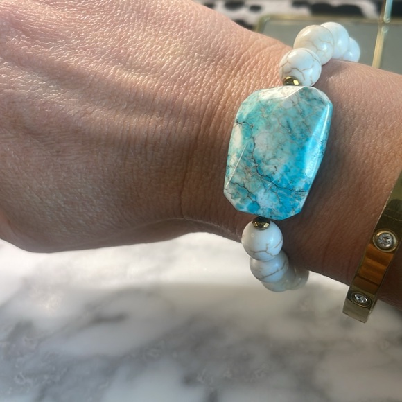 Turquoise & Howlite bracelet - Picture 4 of 6